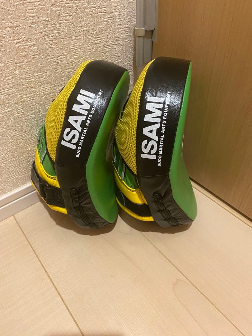 パンチングミット