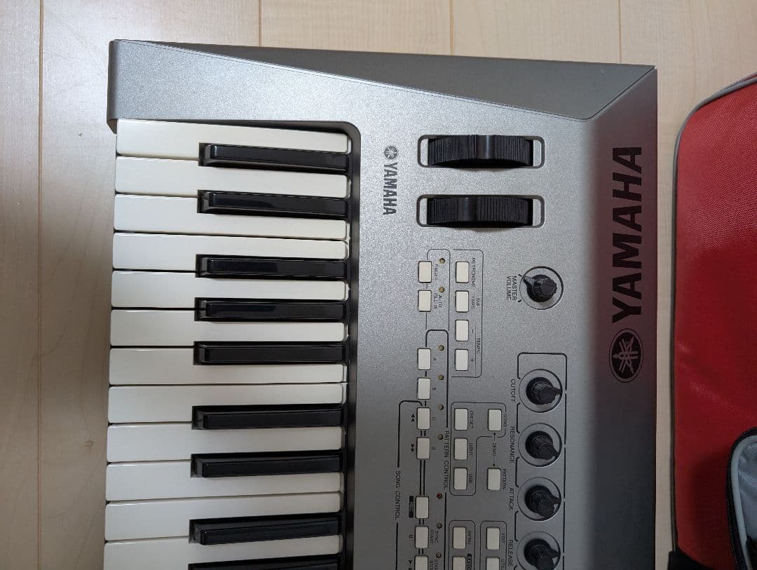 YAMAHA MM6 シンセサイザー 61鍵盤 中古　ソフトケース