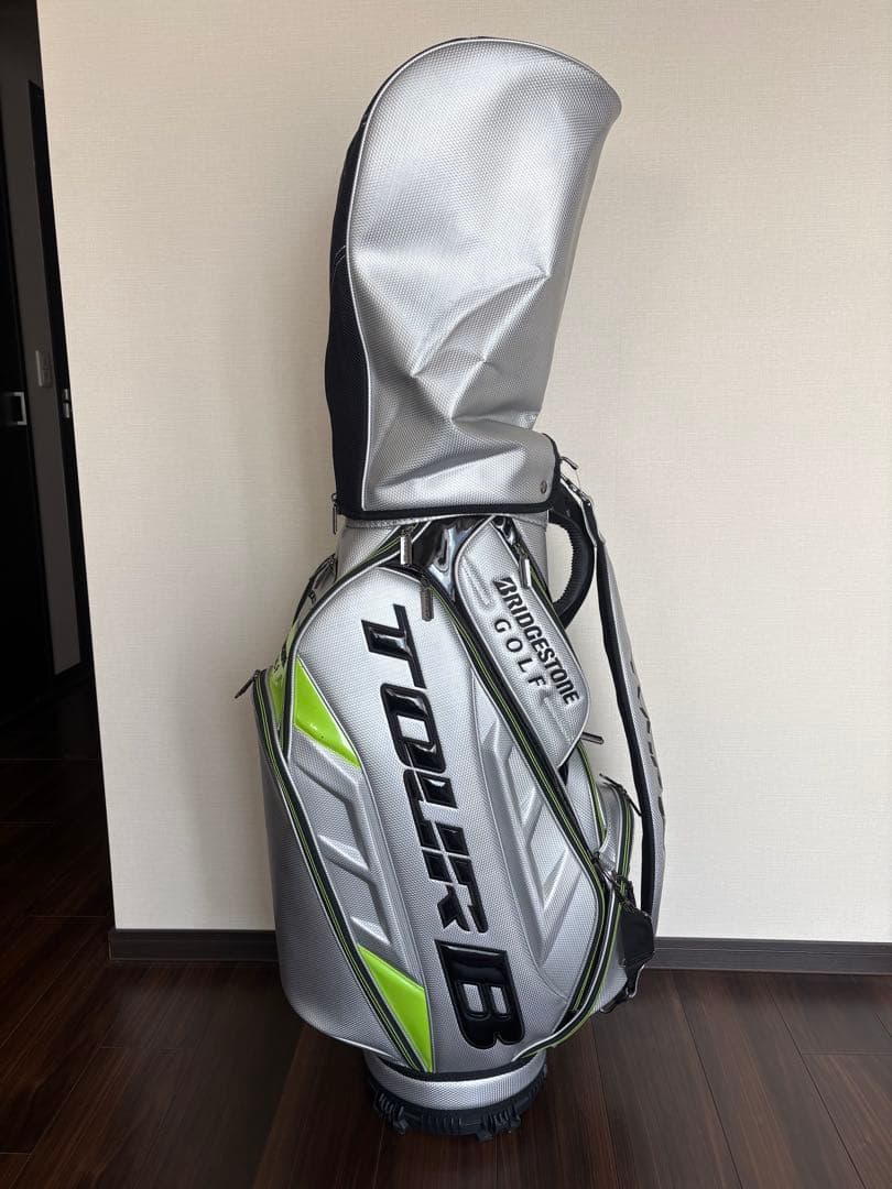 ブリヂストンTOUR B シルバーキャディバッグ