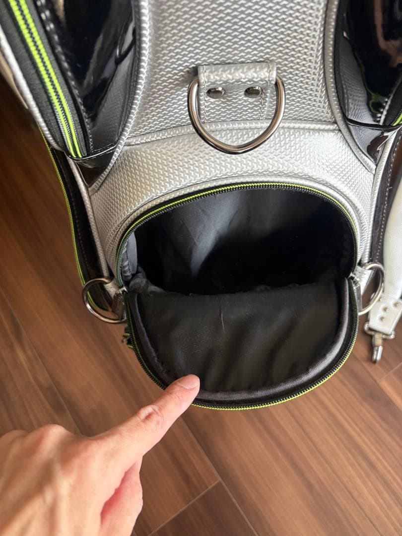 ブリヂストンTOUR B シルバーキャディバッグ