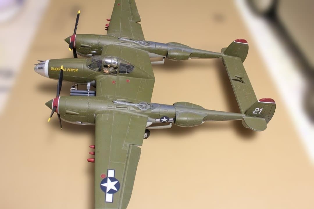 21st Century Toys 1/18半完成品P-38 Lightning
