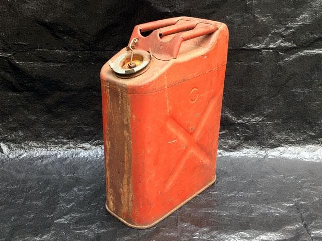 アンティークなアメリカン携行ガソリンタンク　1ガロン