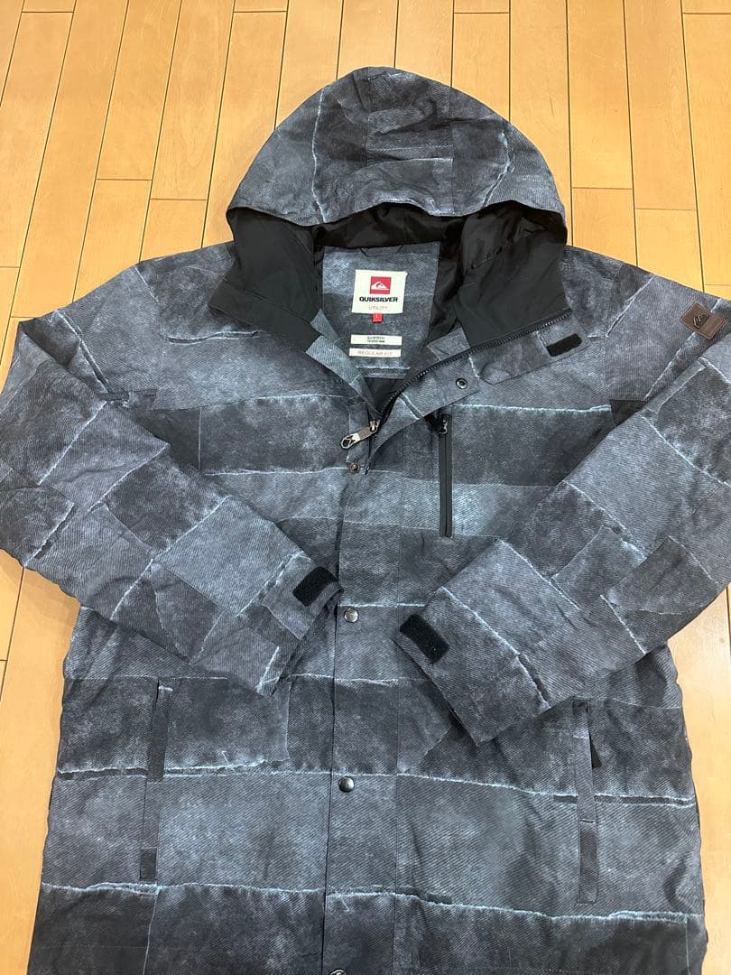 Quiksilver(クイックシルバー)スノーボードウェア　Ｌサイズ