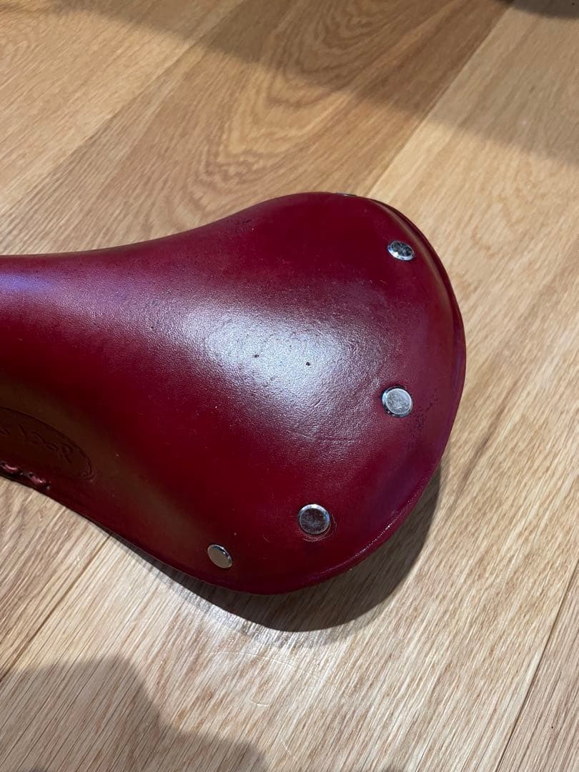 LESADOR バーガンディ レザーサドル