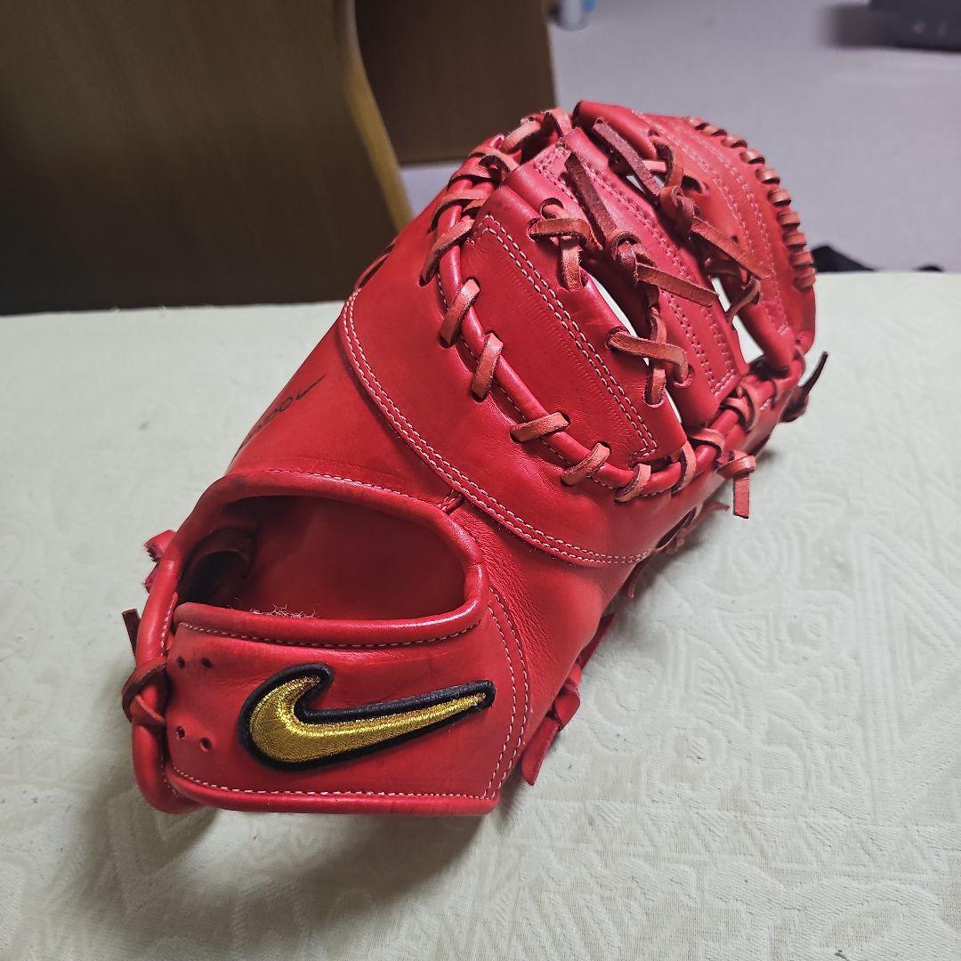 Nike 硬式グローブ レッド