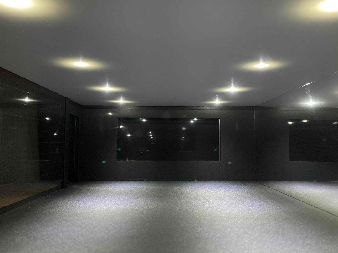 ミニカー用ジオラマ：1/18 ショールームタイプガレージ