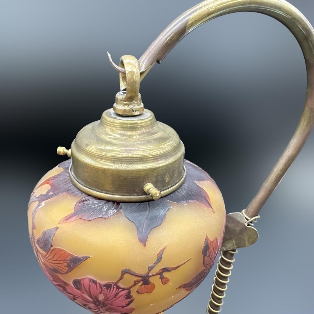 エミールガレ　一灯吊りランプ 　林檎紋　カメオ彫り　被せガラス　高さ39ｃｍ