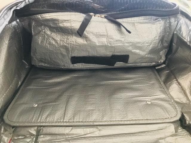 背中に背負うタイプではなく、ウィールで転がしながら全装備を携行できるバッグ