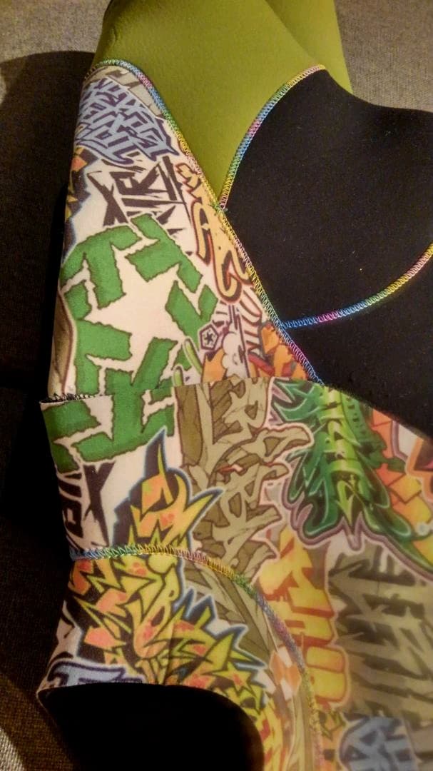 ☆☆Wetsuits 3mmシーガル TRIBALロゴ入り