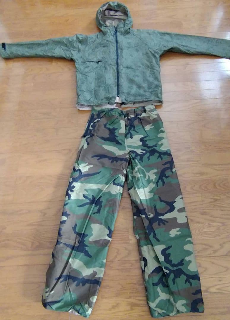 迷彩 フード付きリバーシブル レインスーツ 上下セット