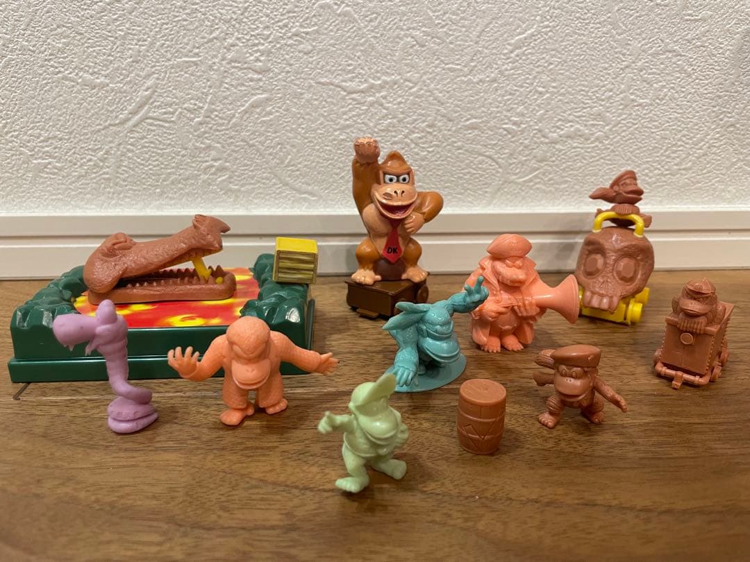 ドンキーコング　消しゴム　ガチャ　フィギュア