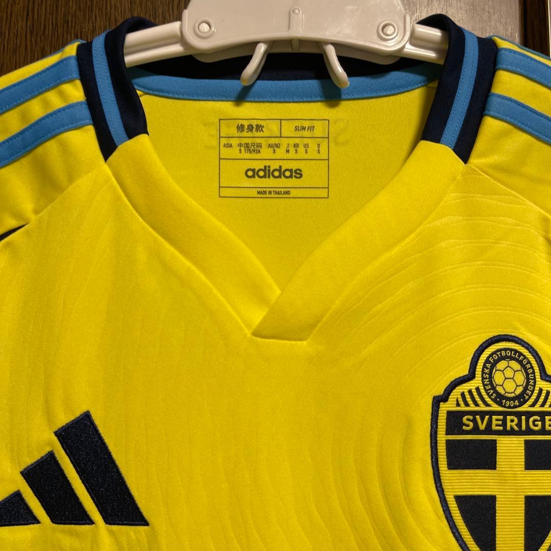 スウェーデン　サッカーユニフォーム　adidas Mサイズ