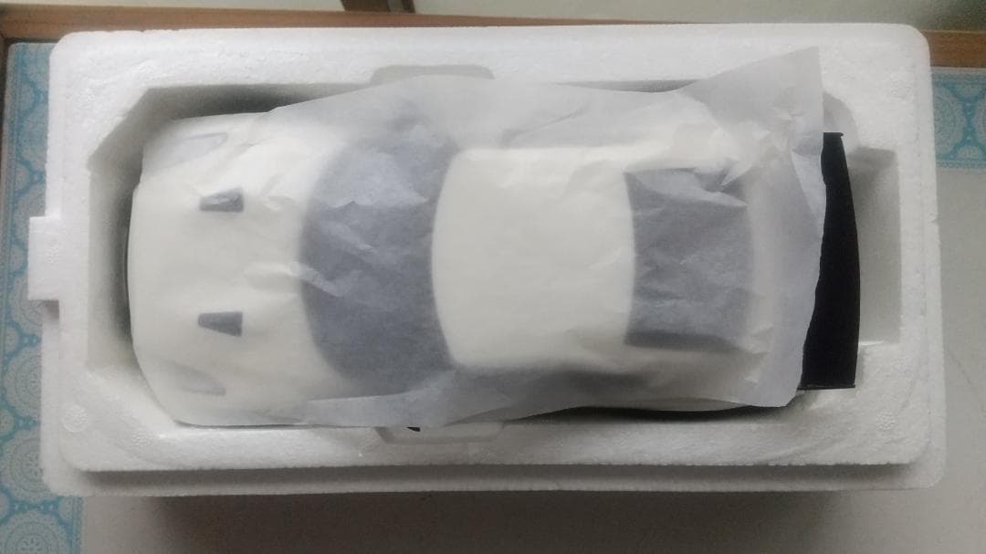 やまちゃん専用　1/18 GT094 GT-R Nismo White ミニカー