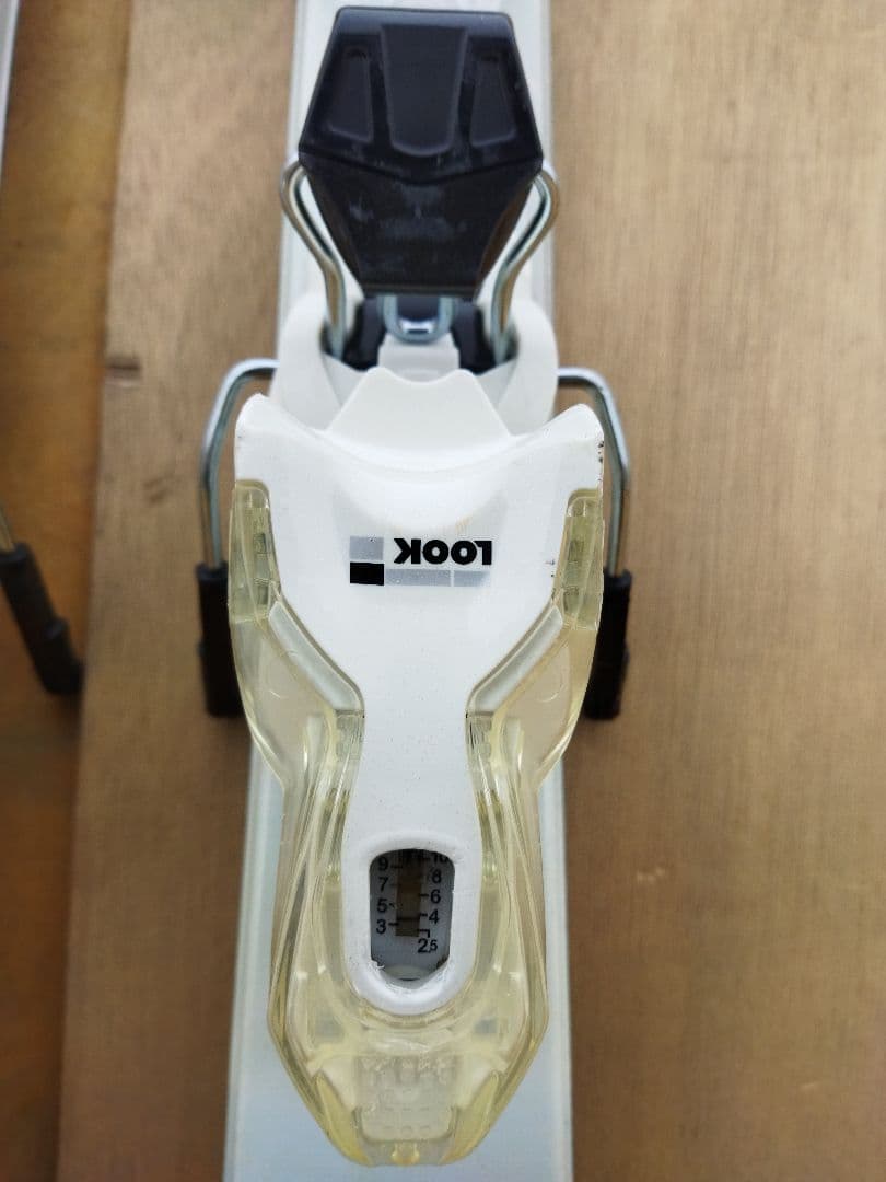 GLOSSY COSMIC SURF スキー板　156 バインディング付き