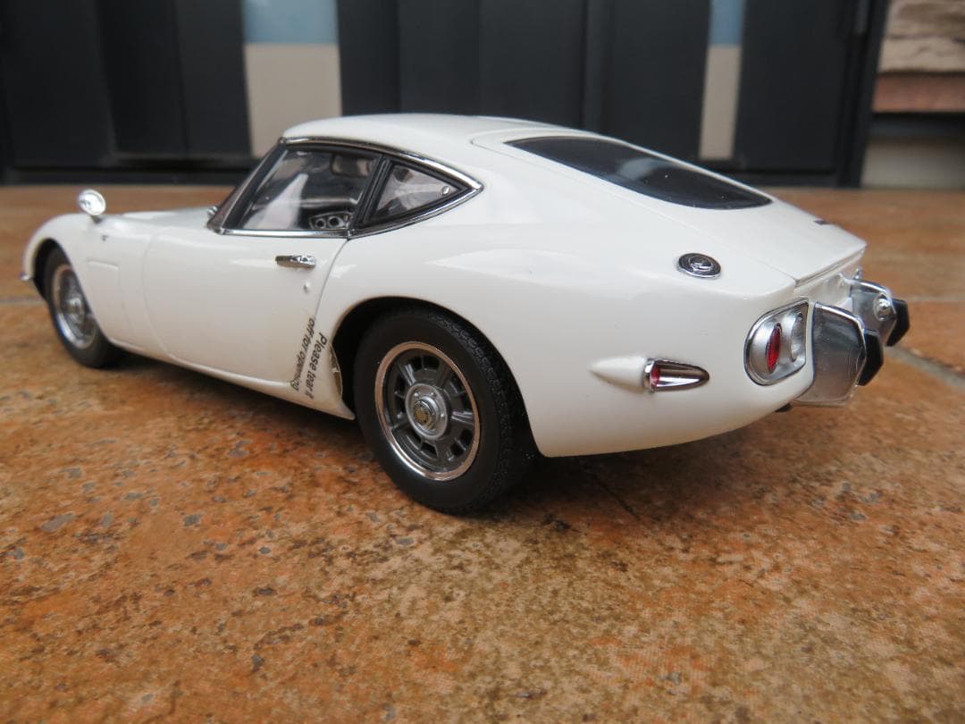 オートアート　1/18　トヨタ2000GT