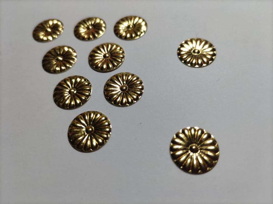 特別！【菊紋金具】4分ｘ100枚 （12ｍｍ）神殿、神輿、山車、真鍮金具です。