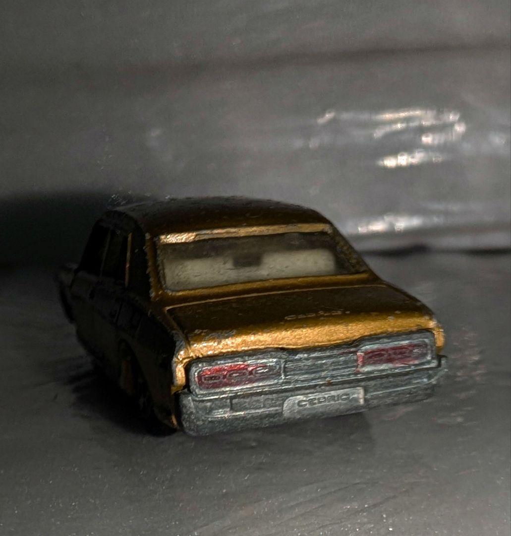 【ゆう@✨まとめ買い割り！✨】トミカ　日産セドリック　No.33 香港製