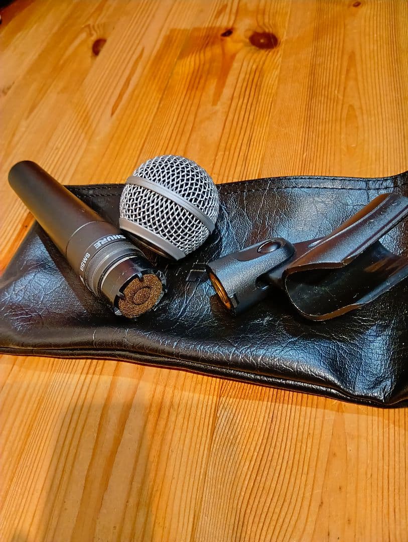 SHURE SM58 ダイナミックマイク　マイクボルダー付