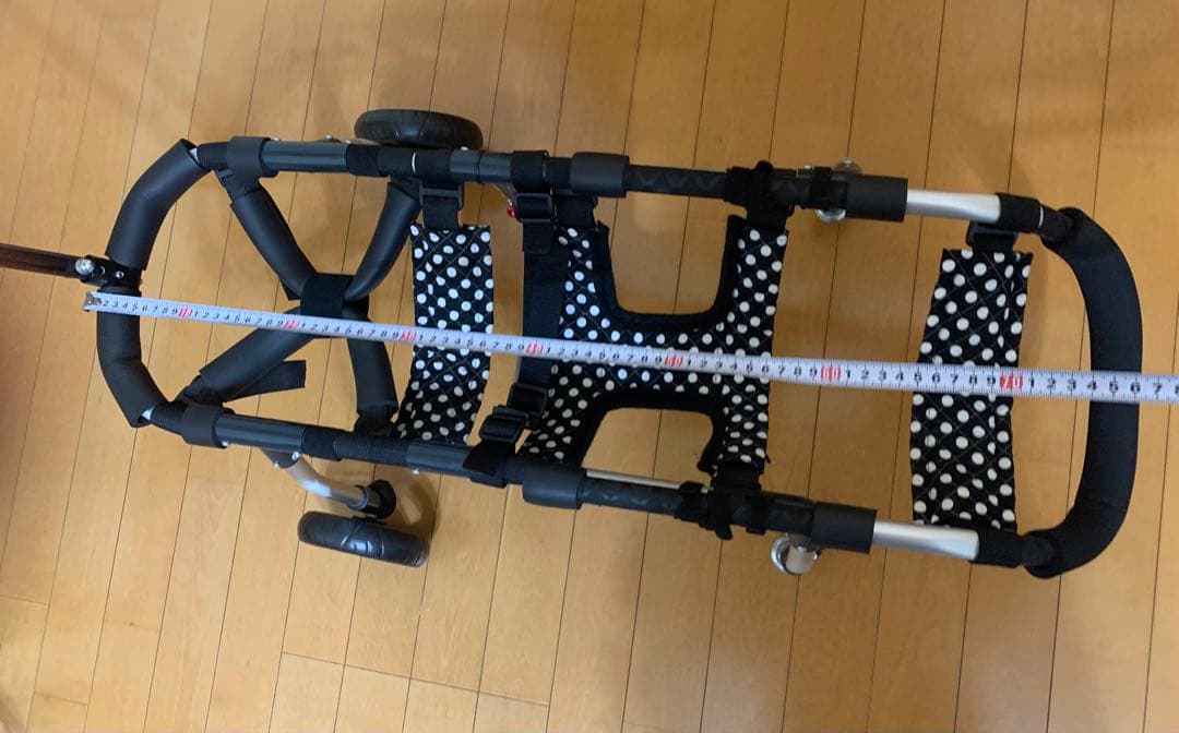 中型犬　4輪　犬用　車いす 歩行器　黒と白の水玉　手押し棒付　お食事　介護補助