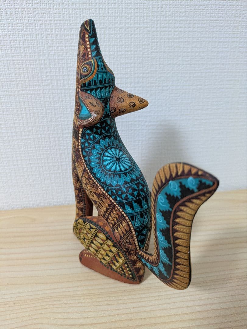 ​メキシコ オアハカ アレブリヘ ウッドカービング コヨーテ 作家サイン有