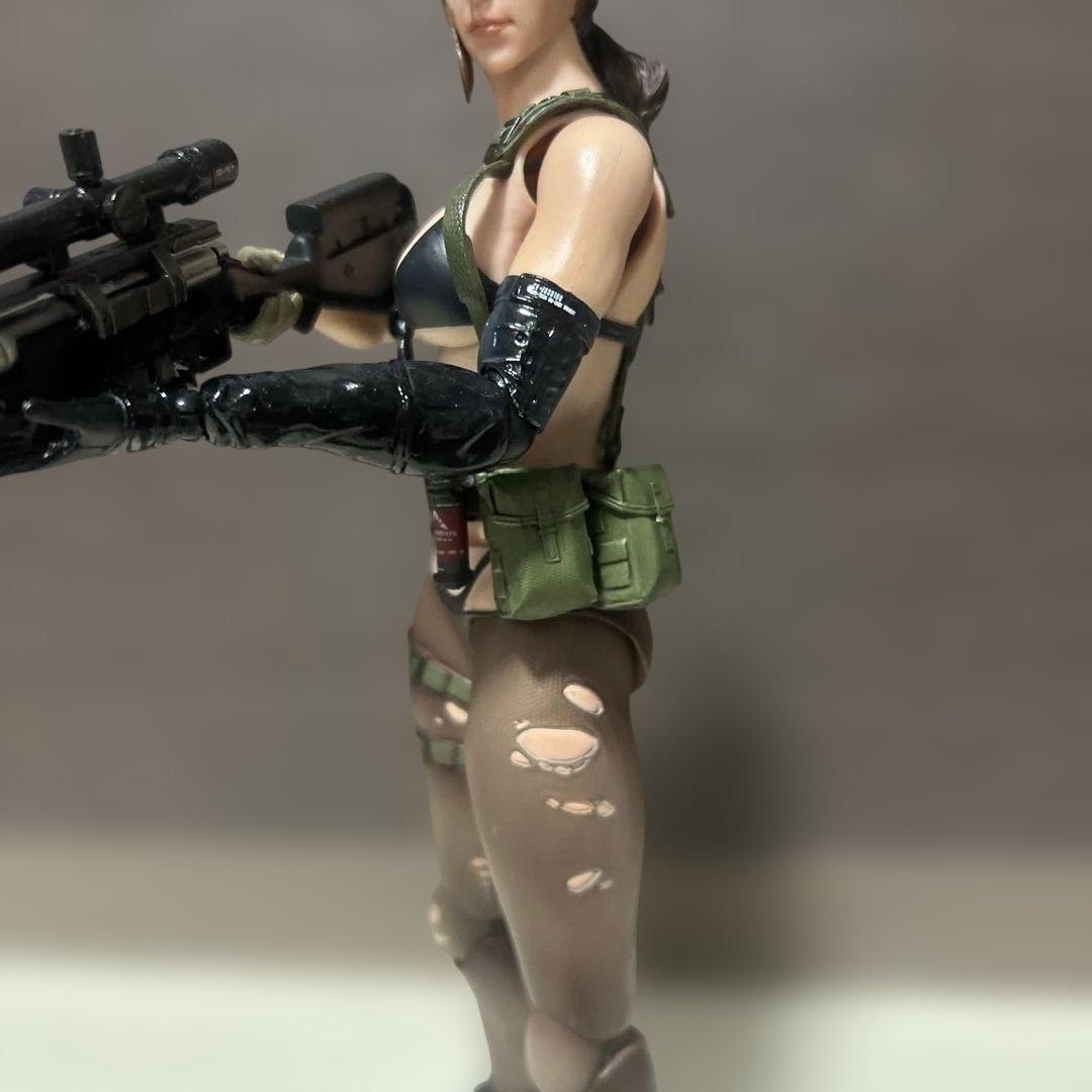 プレイアーツ改 PLAY ARTS改 クワイエット メタルギアソリッド　正規品