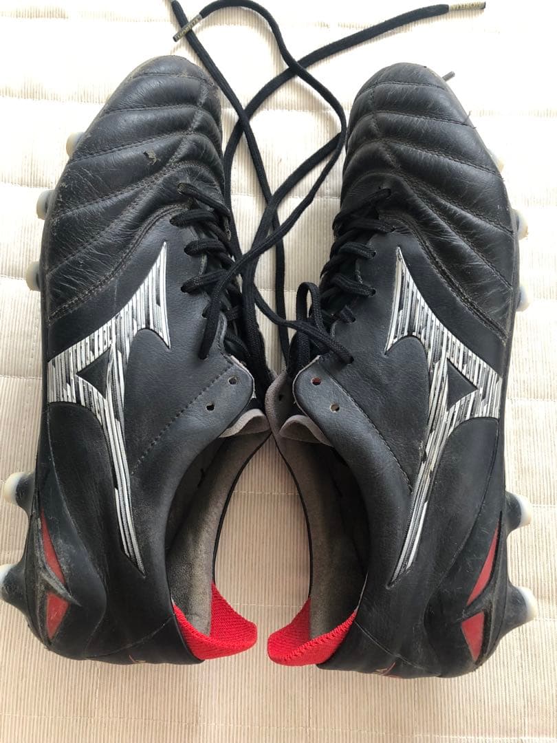 モレリア　ネオ　Mizuno サッカーシューズ ブラック/レッド