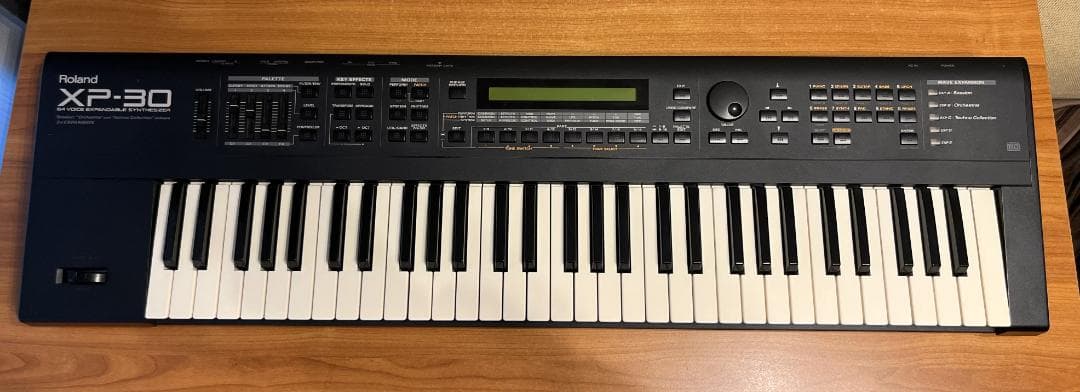 Roland XP-30 シンセサイザー 61鍵＋拡張音源ボード2枚付き