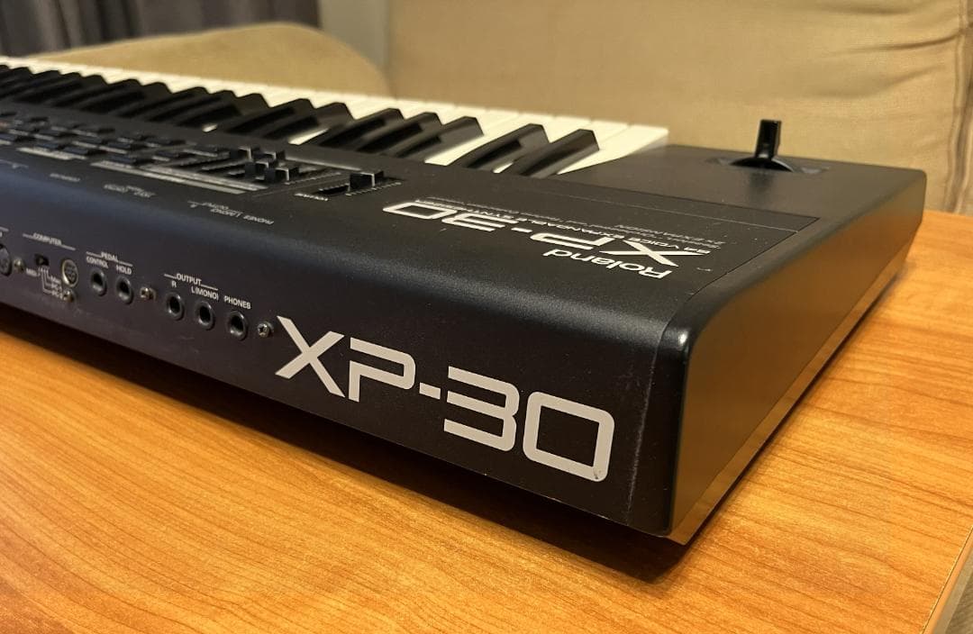 Roland XP-30 シンセサイザー 61鍵＋拡張音源ボード2枚付き