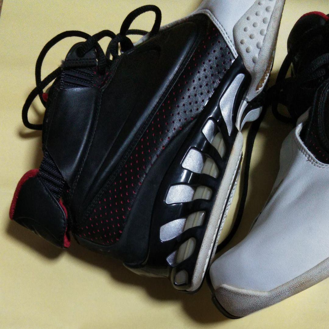 【未使用品】NFL マイケル、ヴィック シグネチャーモデル