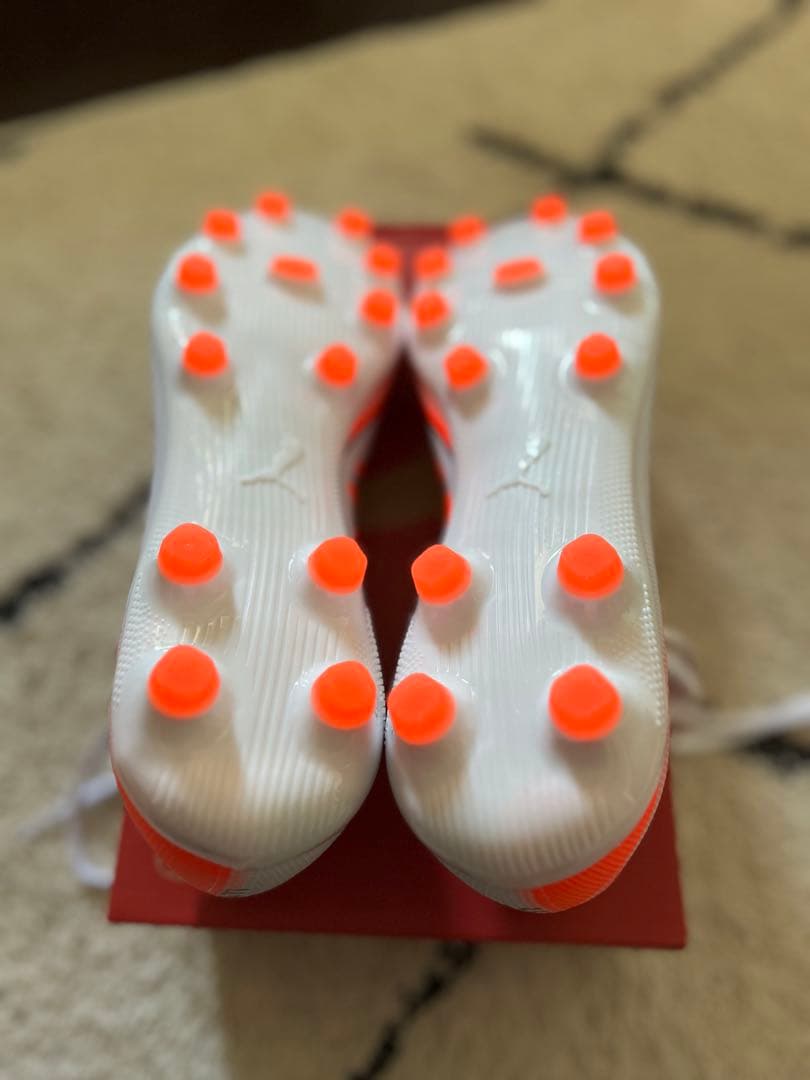 PUMAプーマ ウルトラ 5 マッチ HG/AG(ホワイト×オレンジ)