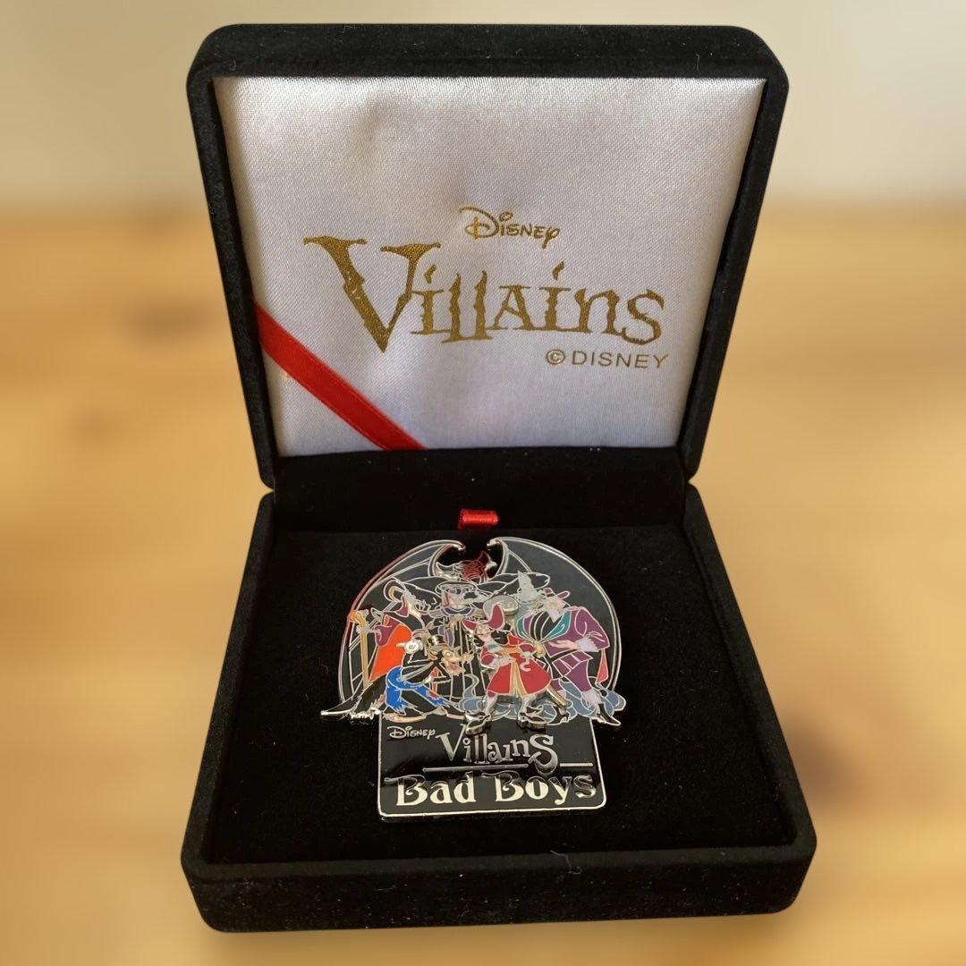 東京ディズニーランド　ピンバッジ3点セット