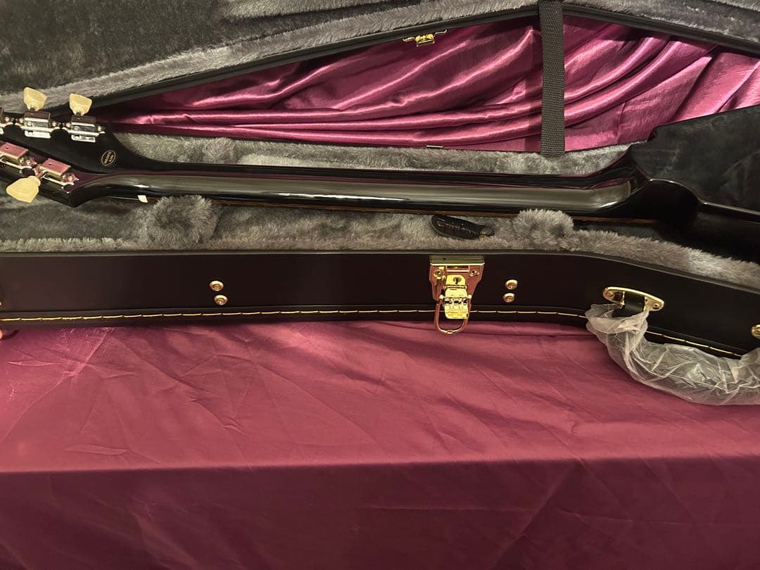 EPIPHONE Flying V Ebony（現行）純正ハードケース付き