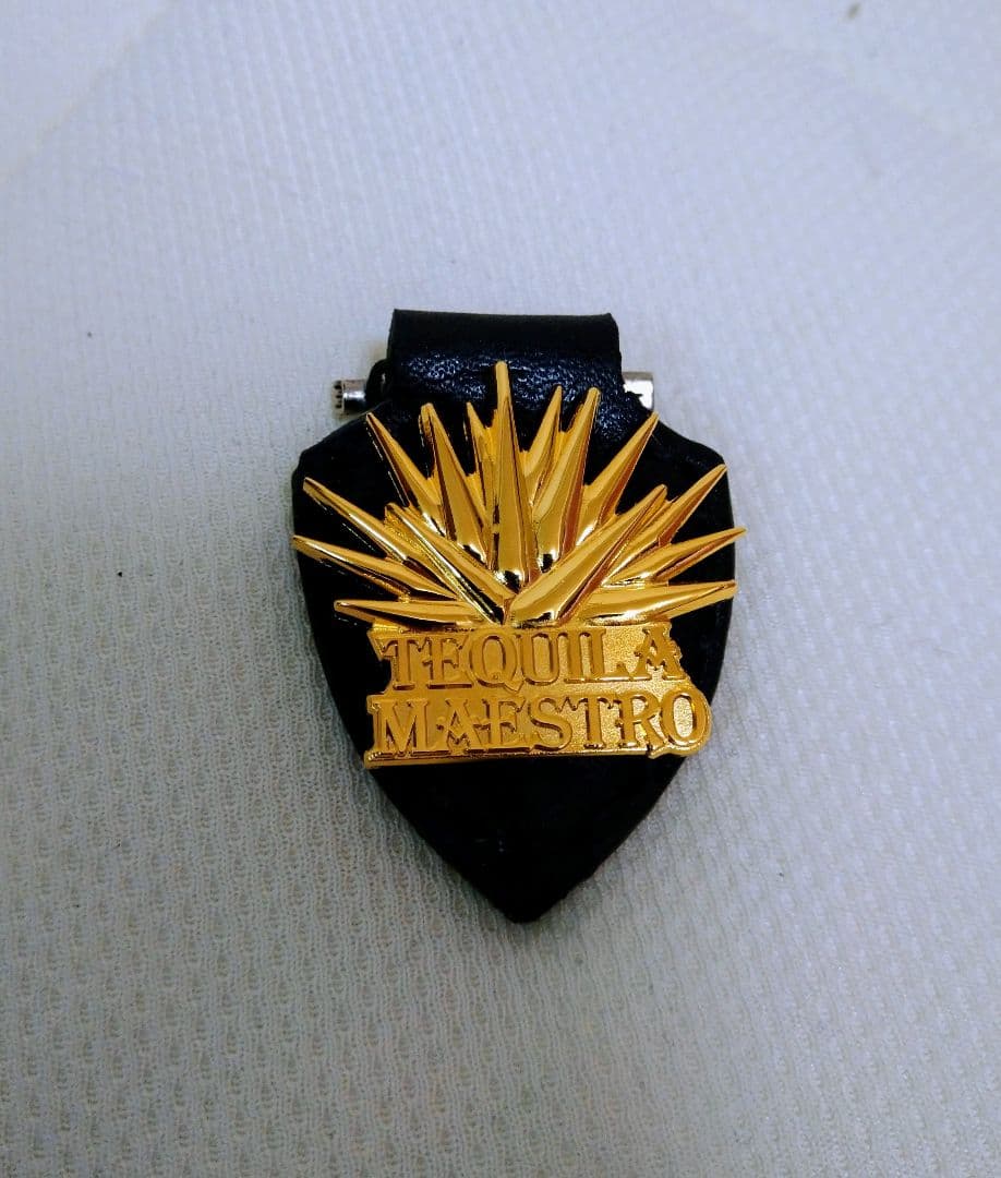 ■新品未使用!【台座付き◎】TEQUILA MAESTRO バッジ