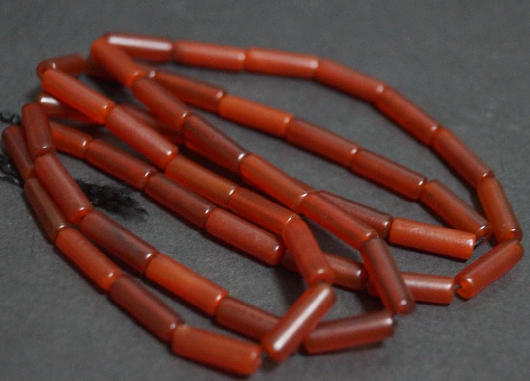 オールドDziビーズアンティーク カーネリアン管玉(50個) マーラーネックレス