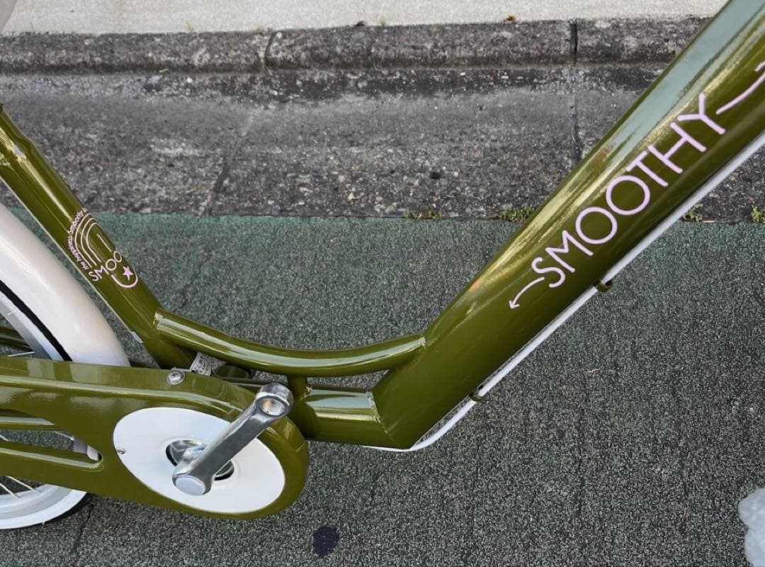 ジュニア自転車〓SMOOTHY★22インチ★LEDダイナモ★カーキ※配達地域限定