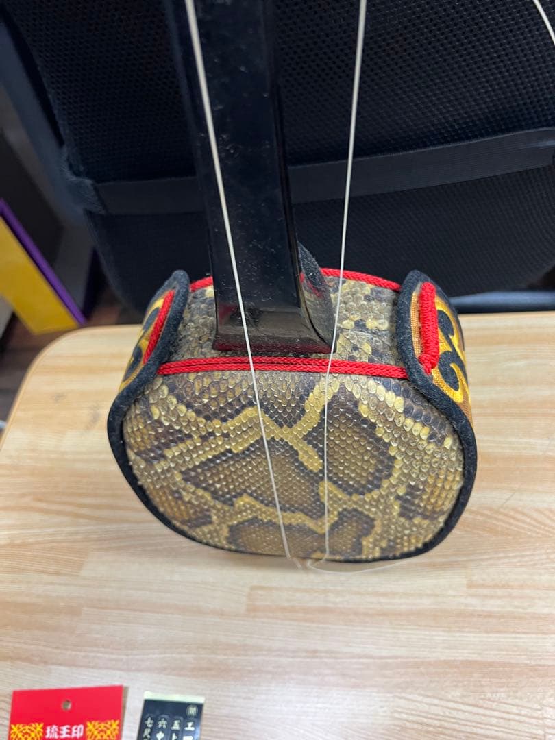 沖縄三線 沖縄三味線 三味線 蛇皮張り ヘビ皮 ケース付属