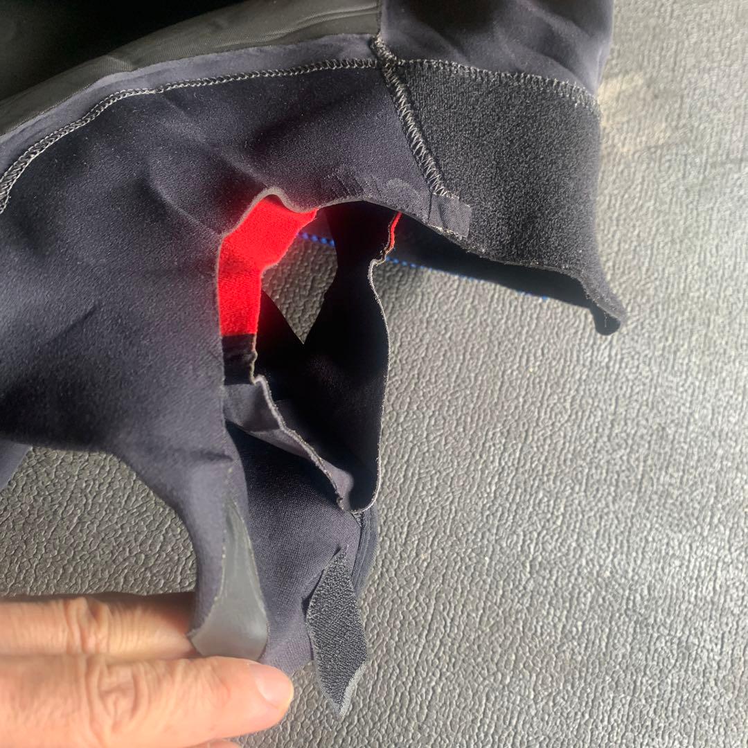 二点Ripcurl 2mm ￼ウェットスーツ