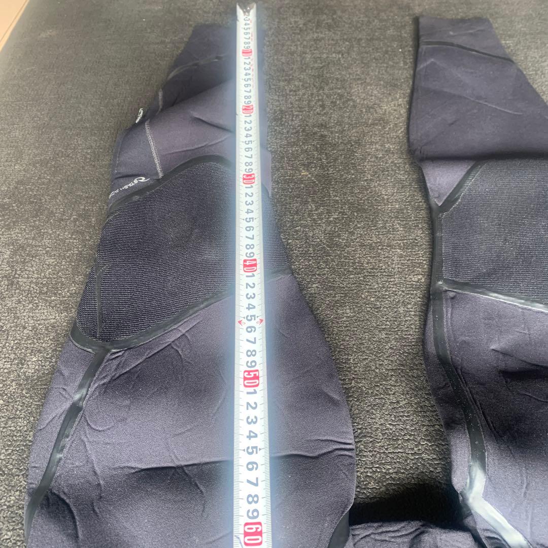 二点Ripcurl 2mm ￼ウェットスーツ