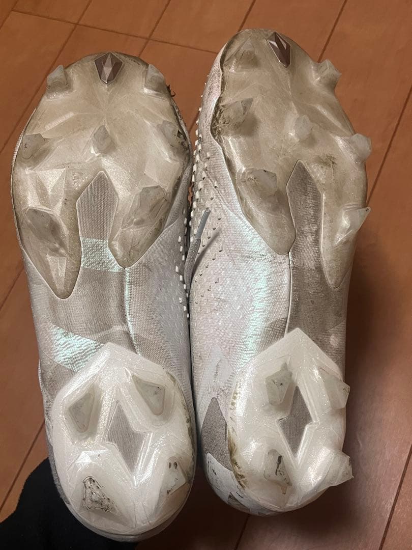 Predator FG ホワイト スパイクシューズ　adidas