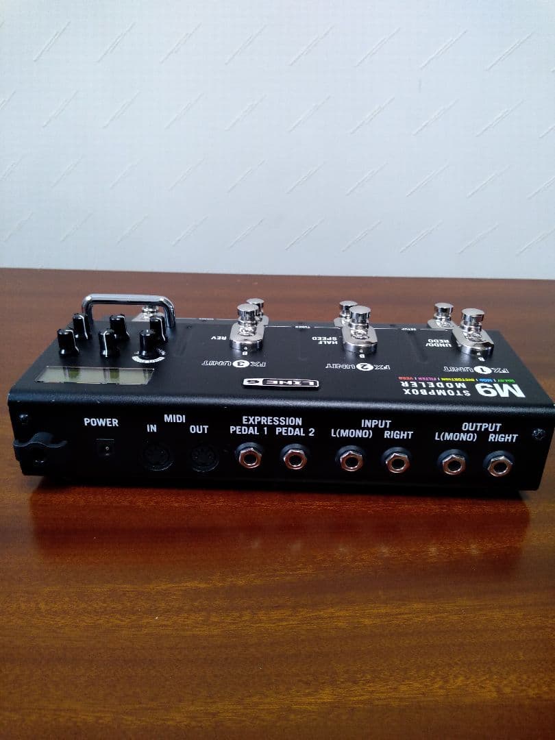 LINE6 M9 Stompbox Modeler (液晶難あり)