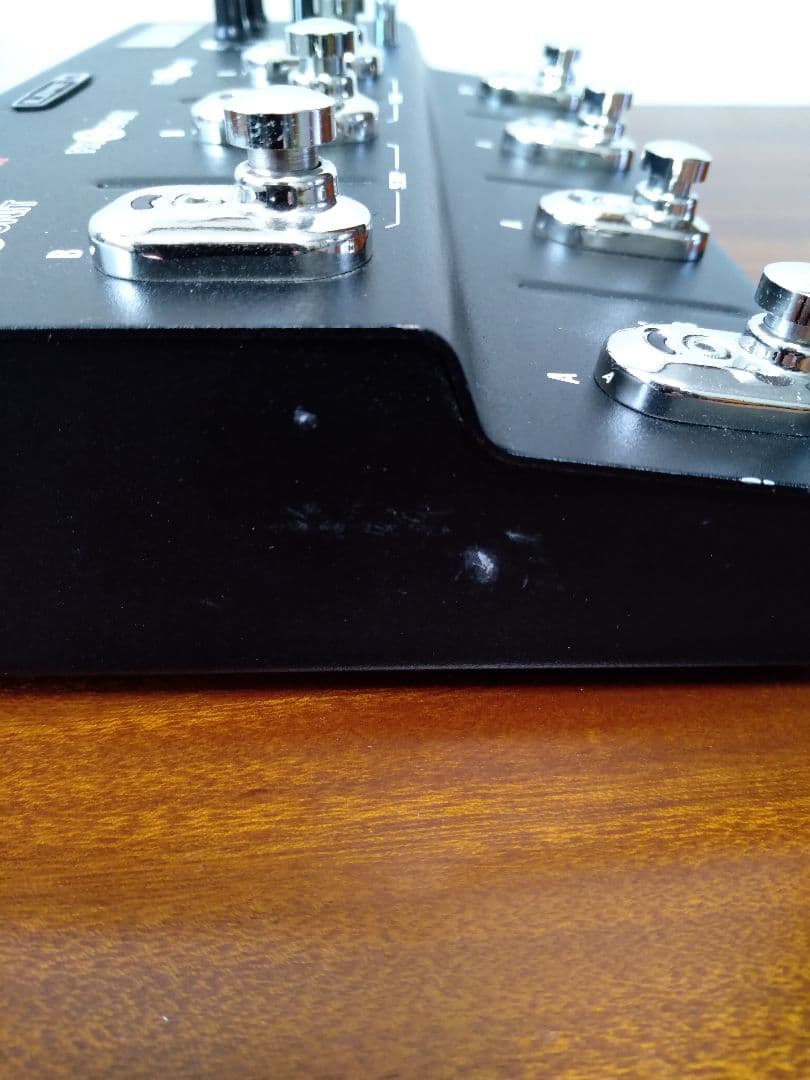 LINE6 M9 Stompbox Modeler (液晶難あり)