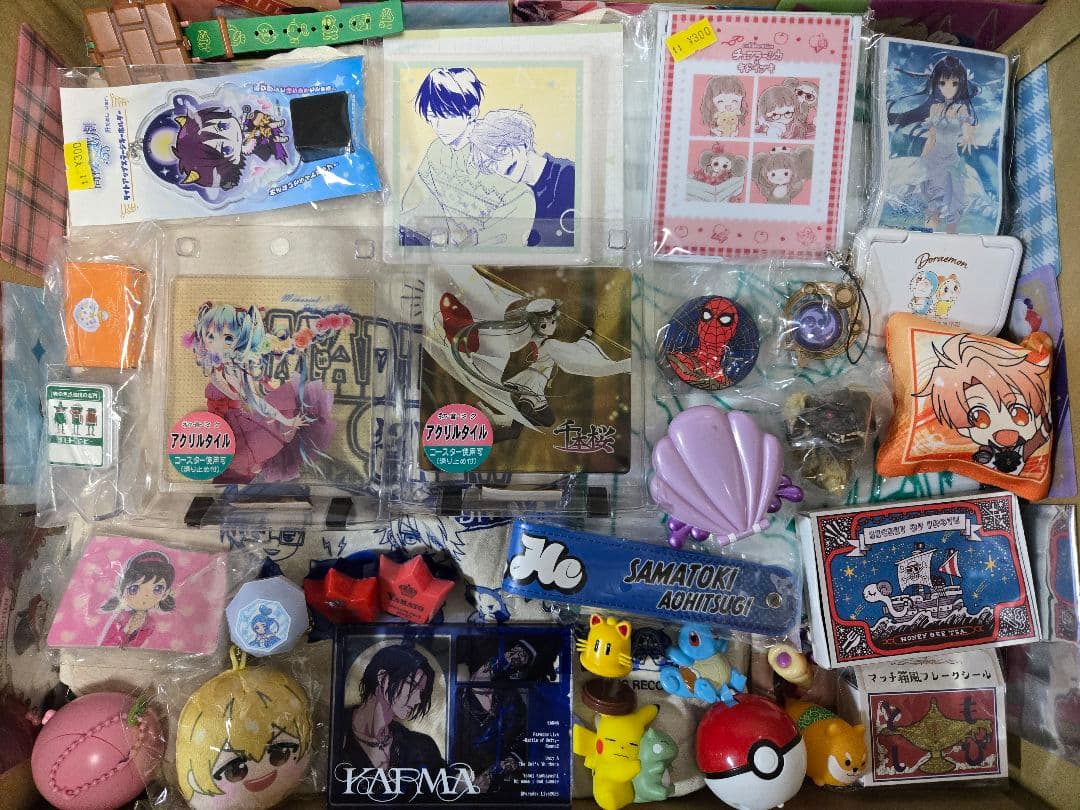アニメグッズなど 140サイズ ノンジャンル 大量 まとめ売り 約500点