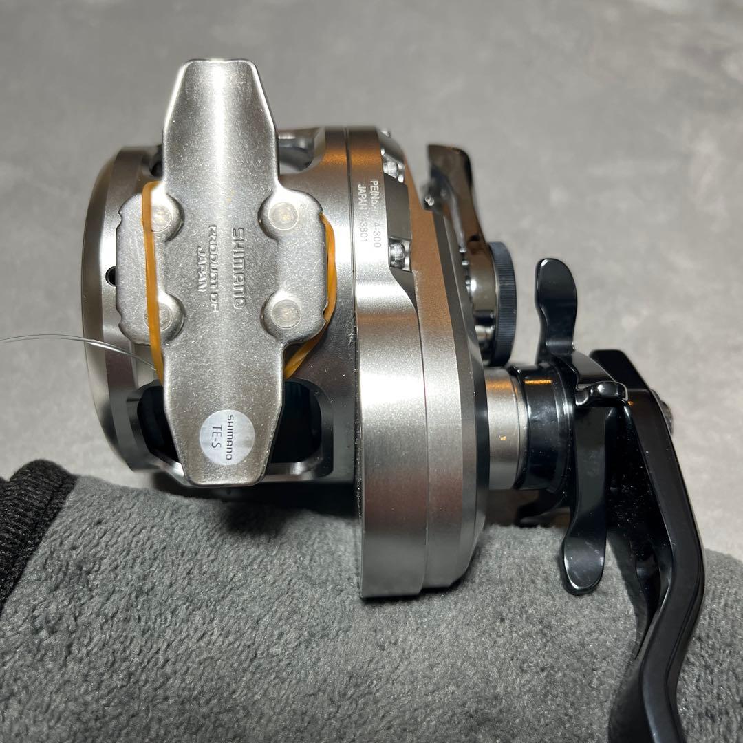 美品　SHIMANO OCEA JIGGER F CUSTOM 2000NRHG
