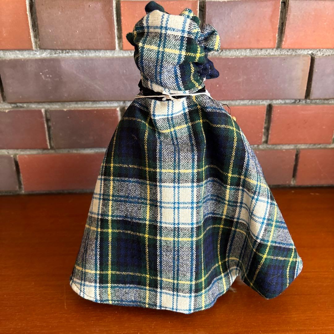 Granny Sweet Seller Doll 《ハンドクラフト屋さん》