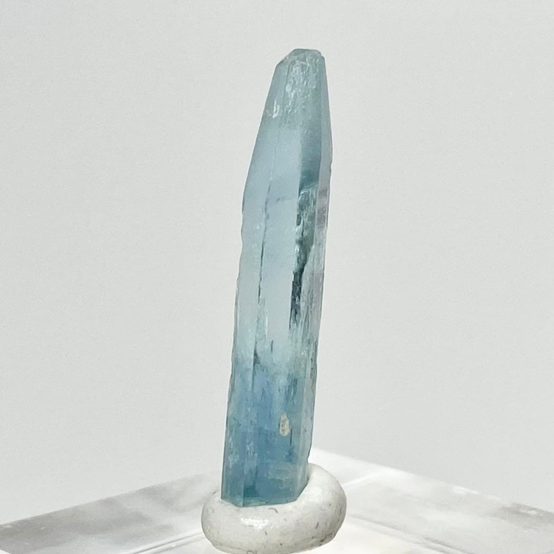 アクアマリン　コークボトル　ベリル　鉱物標本　原石　天然石　ストーン　緑柱石