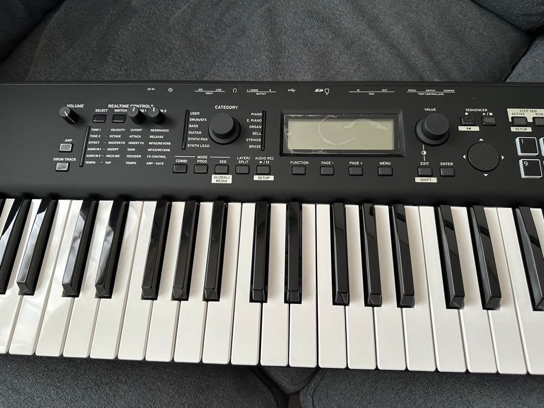新品同様 KORG KROSS2-61-MB