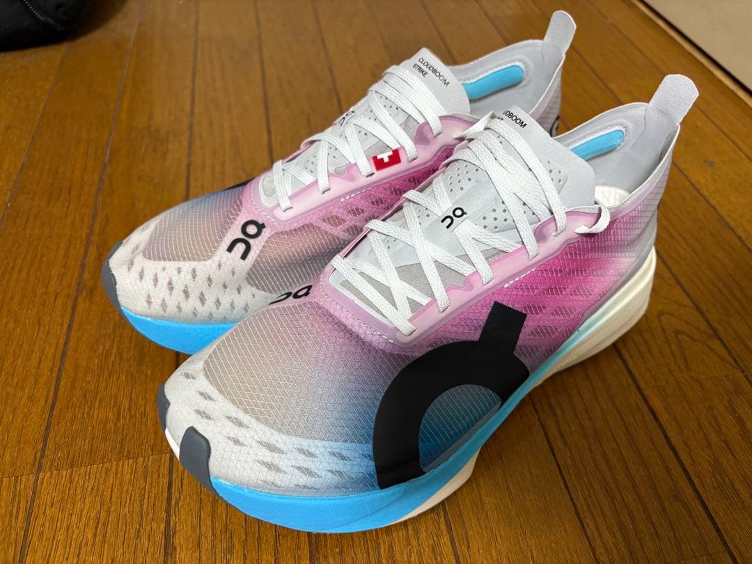 【新品正規品】早い者勝ち！大特価！クラウドブーム　ストライク 25.5cm①