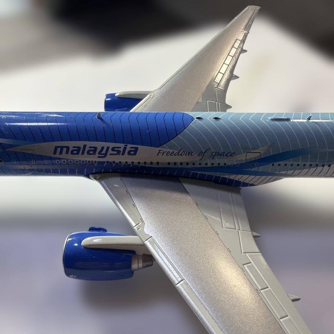 航空機・ヘリコプター Malaysia Airlines Boeing 777 1:200