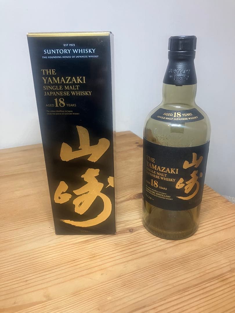 山崎 18年 シングルモルトウイスキー 700ml空き瓶と箱