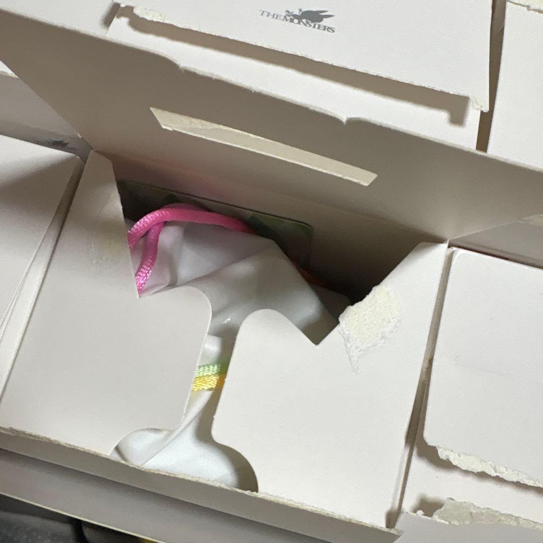 labubu ラブブ　pop mart big into energy